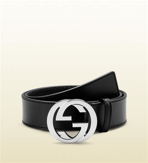 black interlocking gucci belt.